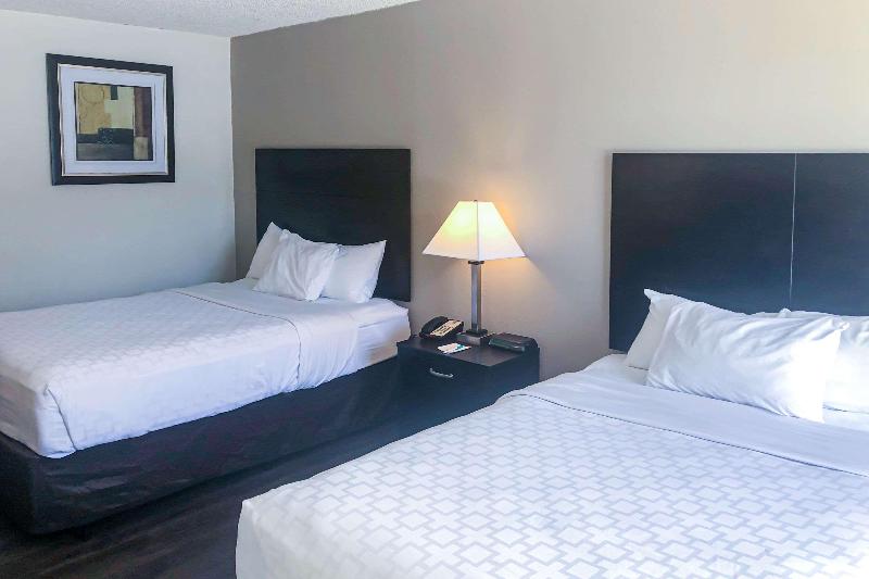 Clarion Inn Pueblo Area 1