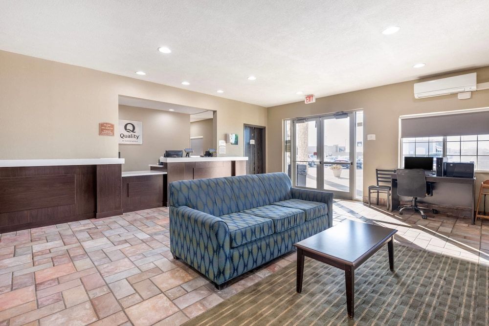Quality Inn & Suites Lincoln North 2