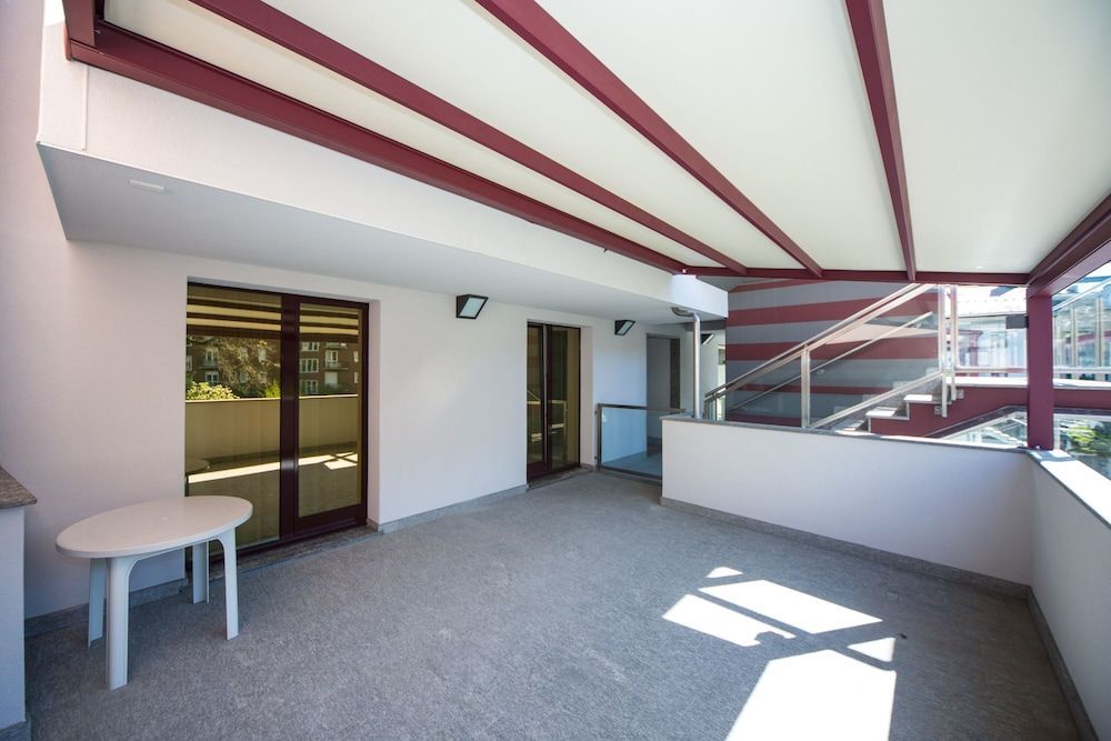 Piazzi House 2