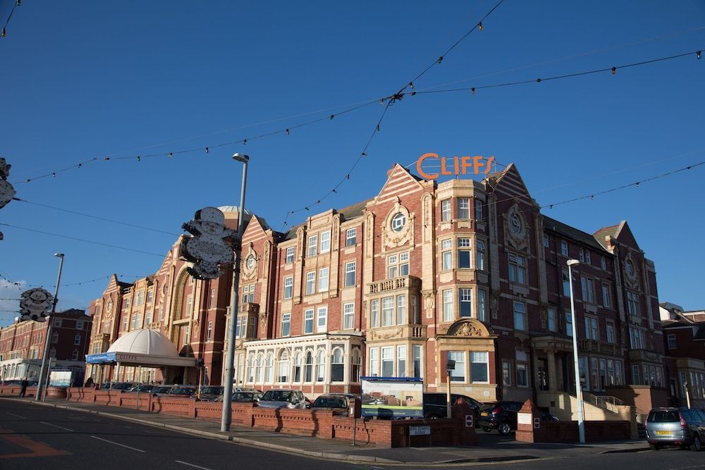 Cliffs Hotel 1