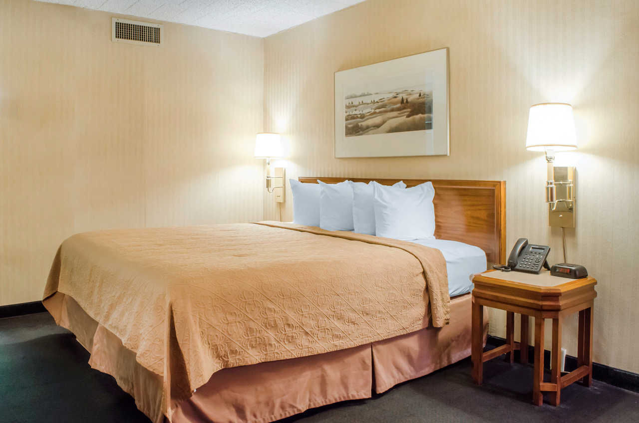 Quality Inn & Suites Burnham 1