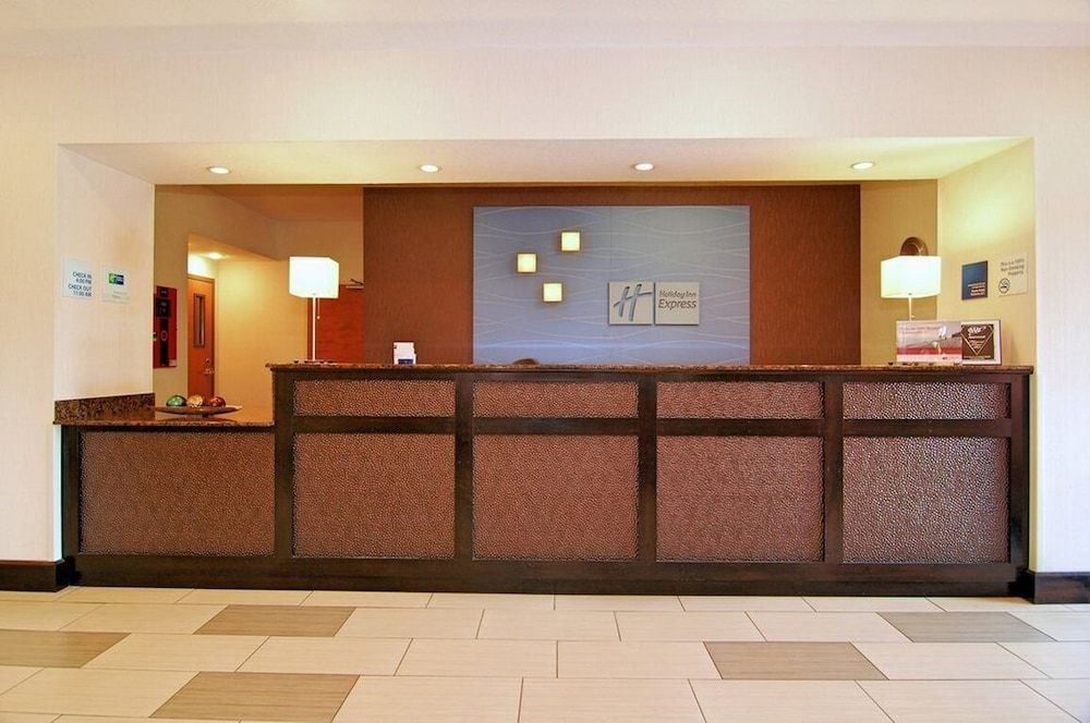 Holiday Inn Express & Suites DESTIN E - COMMONS MALL AREA by IHG 2