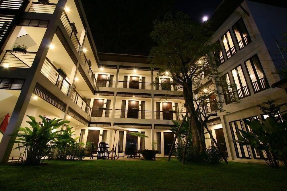 296 The Radtanaiya Residence 1