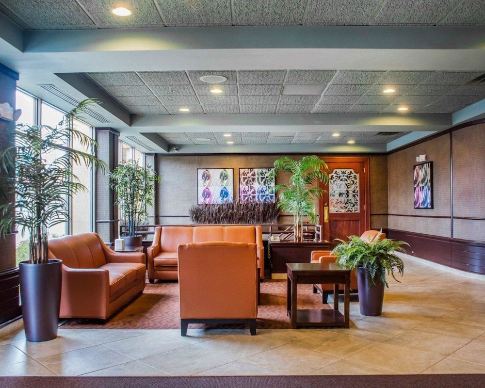 Clarion Hotel & Suites Riverfront 1