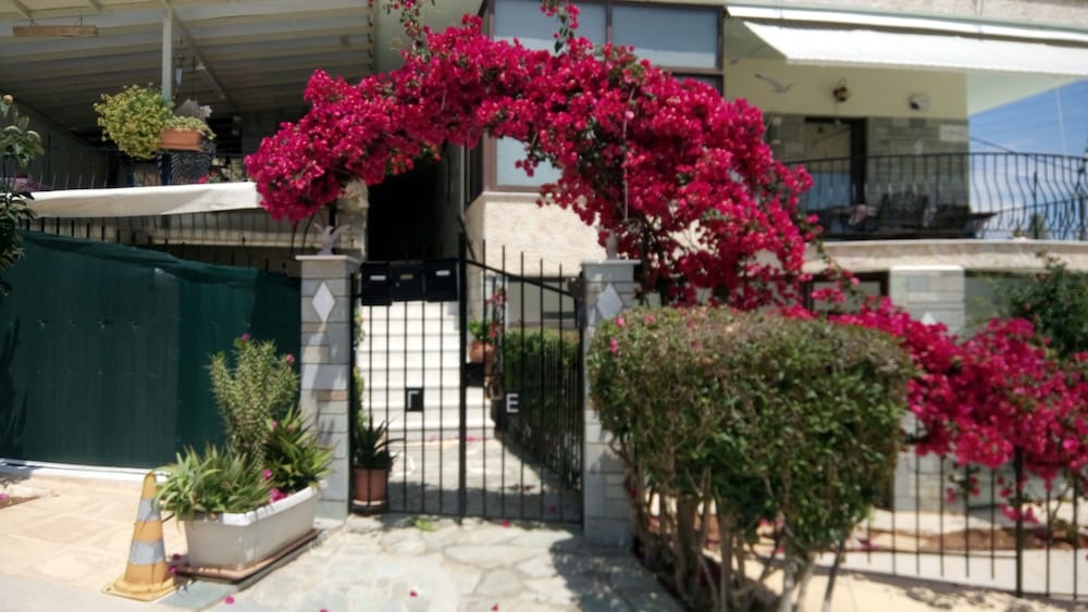 Villa George - Family Holidays 1
