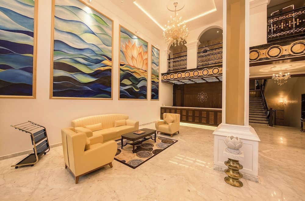 White Lotus Hotel 2