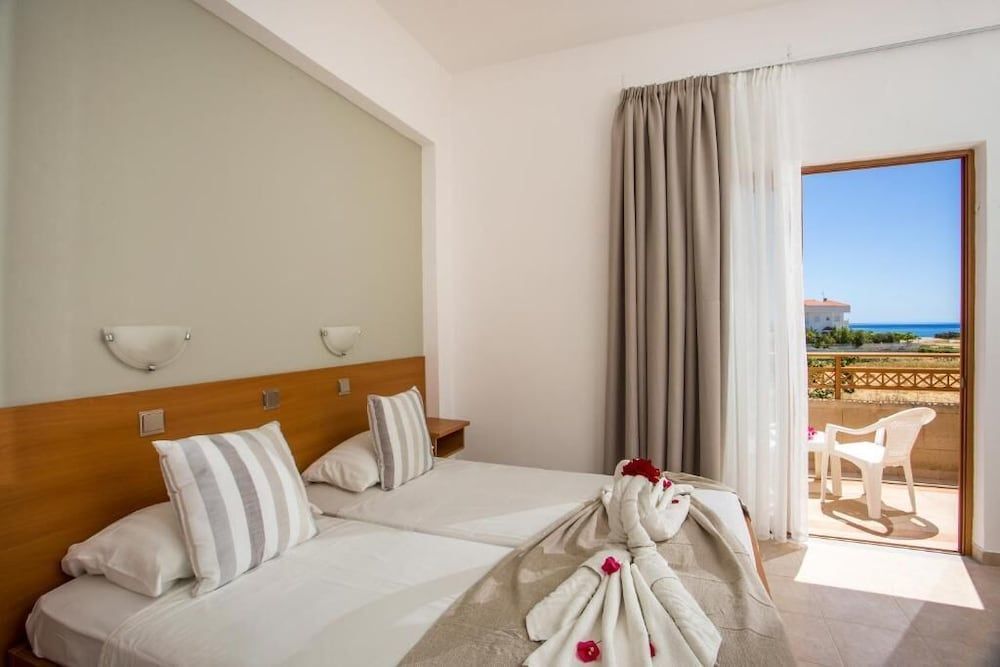 Ledras Beach Hotel 2
