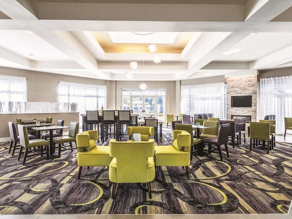La Quinta by Wyndham Alexandria Airport 2