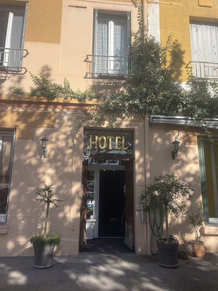 Hotel De Provence 1