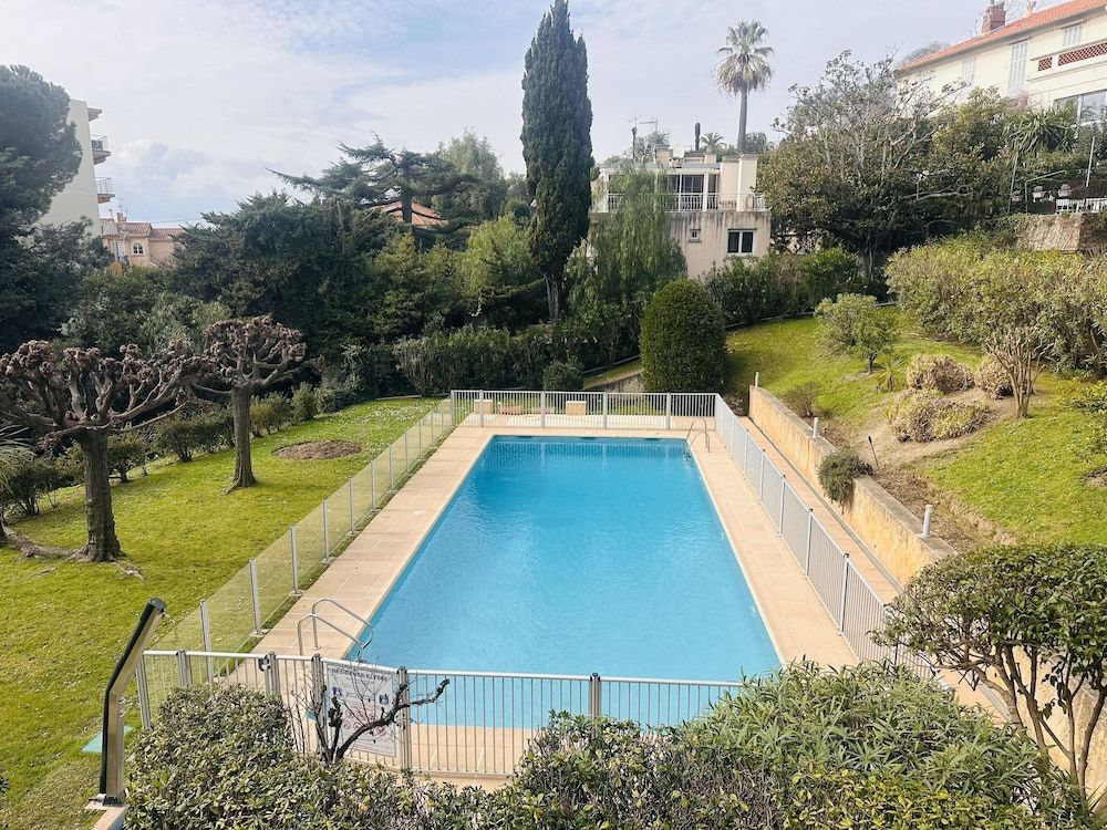 Light Modern Studio With Garden Pool- 2294 1