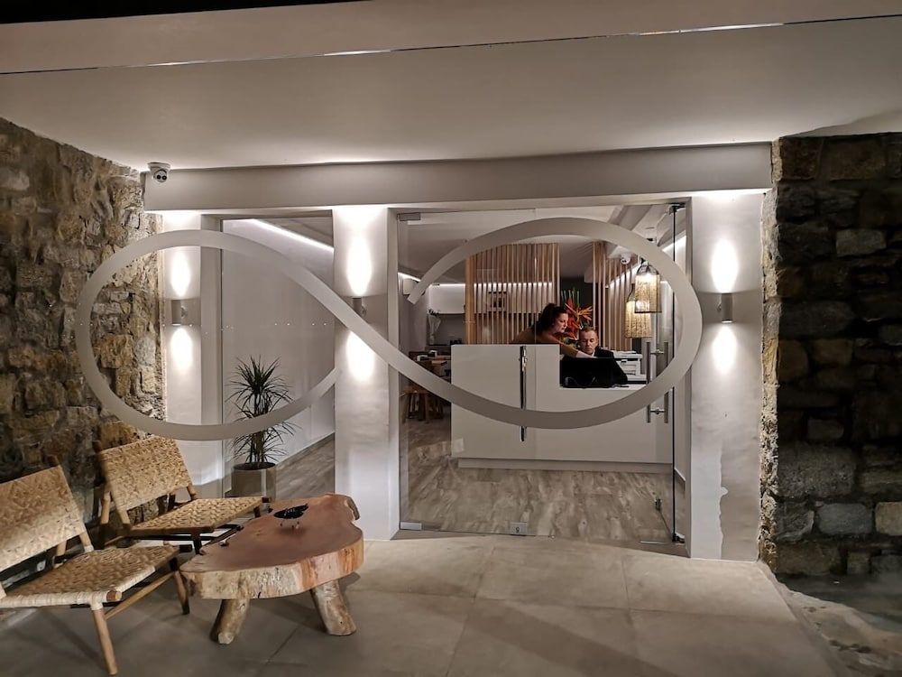 Apiro Mykonos 2