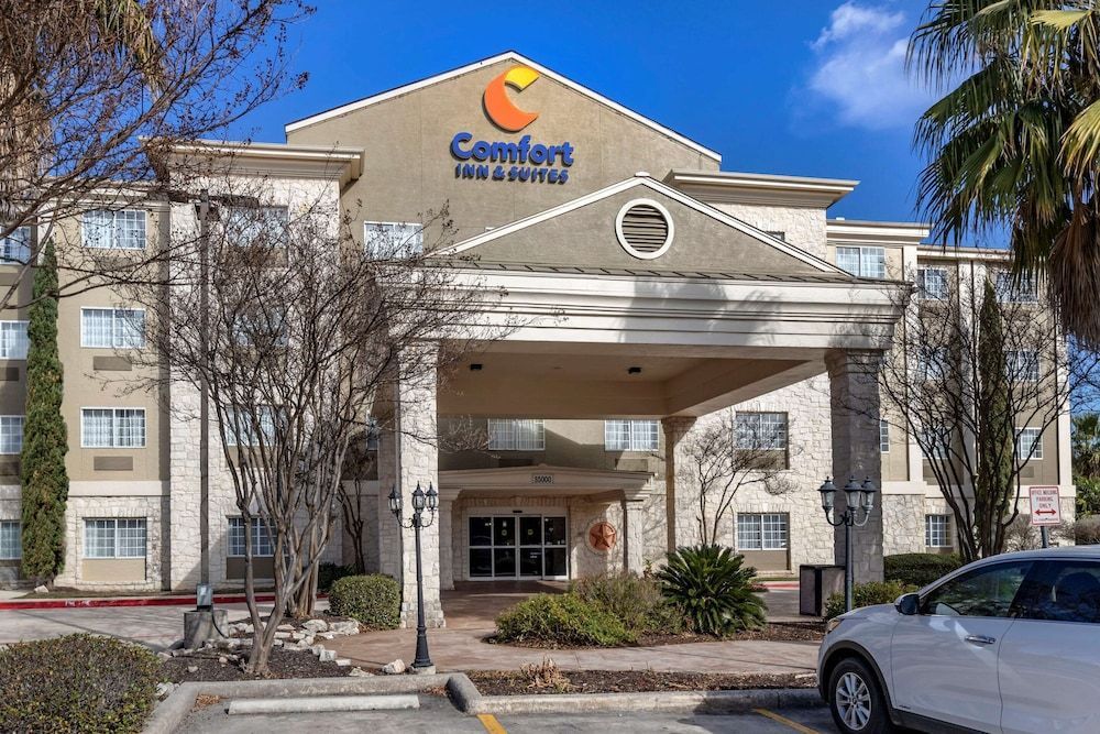 Comfort Inn & Suites Texas Hill Country 1