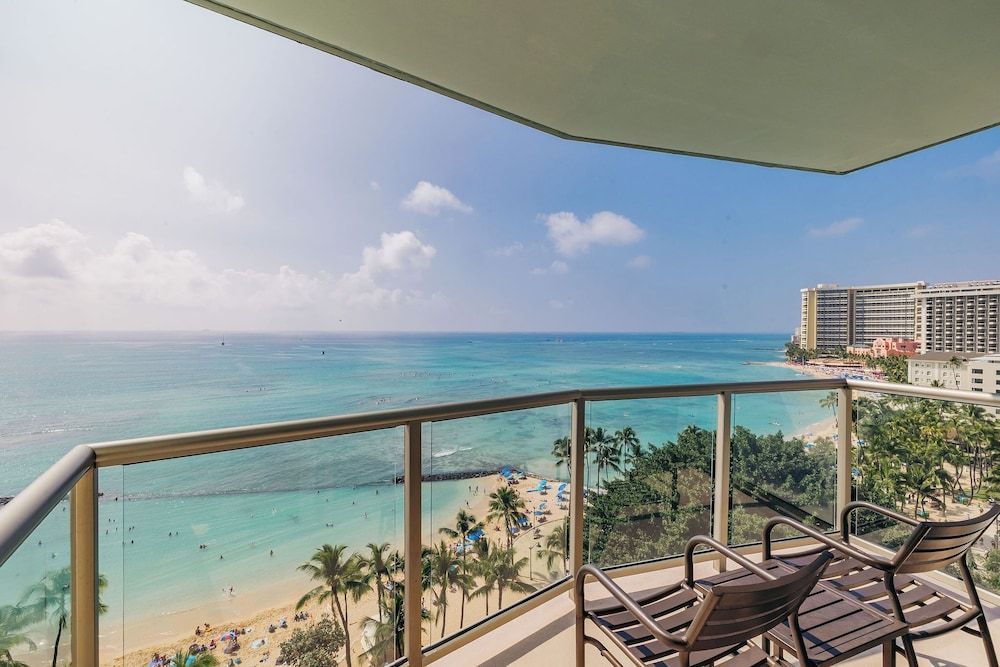 Waikiki Circle Hotel by Castle 1