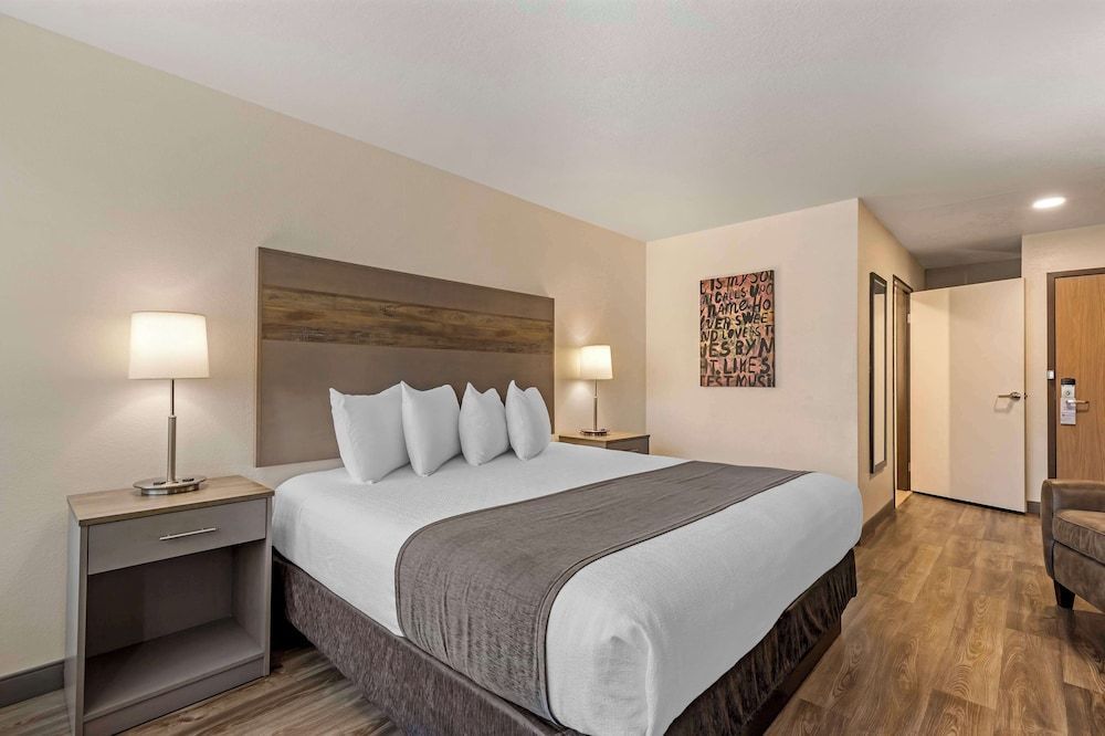 Best Western Plus Waterloo & Cedar Falls 1
