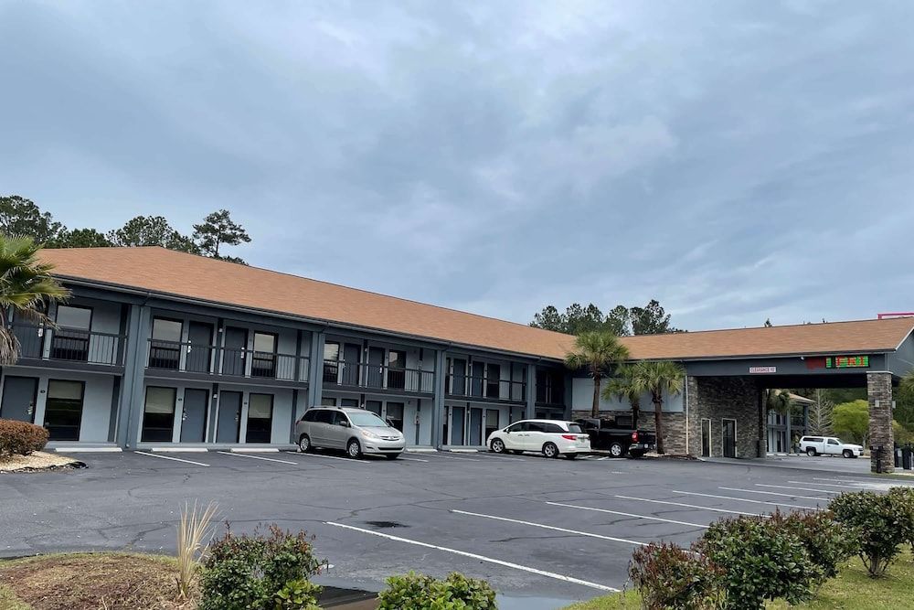 Baymont by Wyndham Ridgeland I-95 1