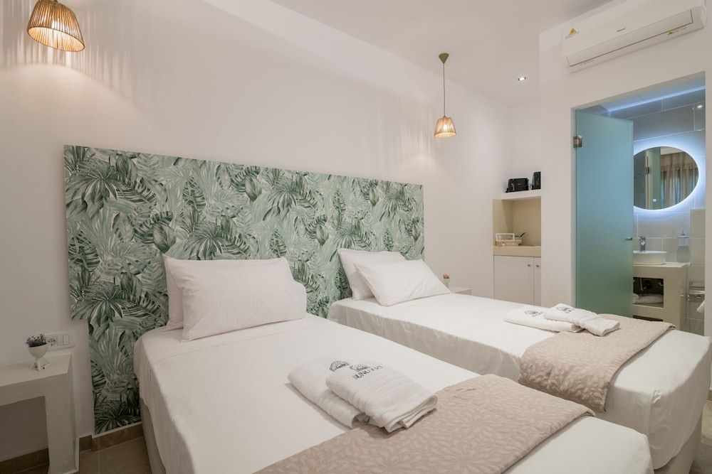 Suncourt Lux Rooms 1