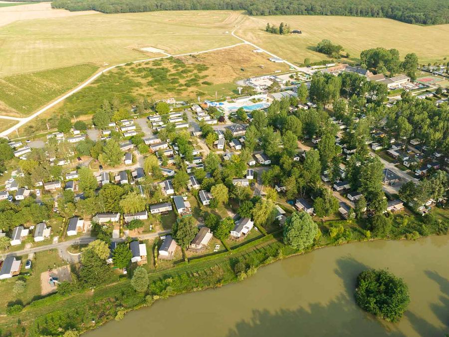 Camping Officiel Siblu Domaine de Dugny 1