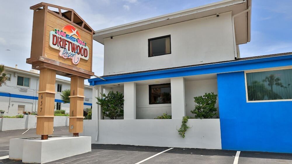 Driftwood Beach Motel 1