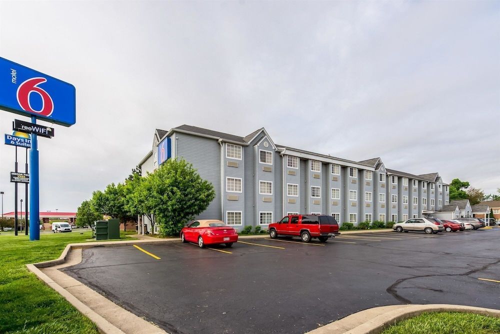Motel 6 Indianapolis Carmel 1