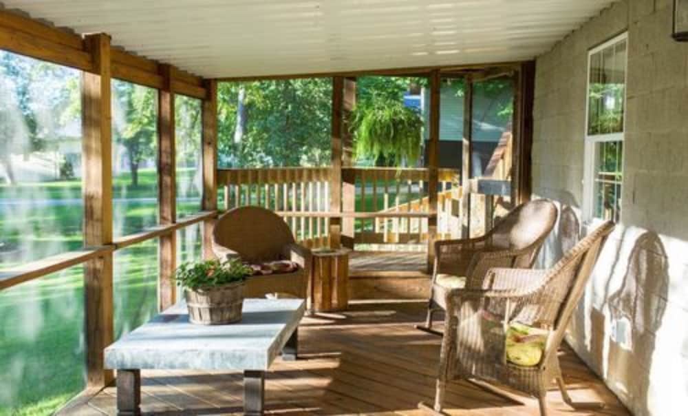 Amish Country Comfort 1