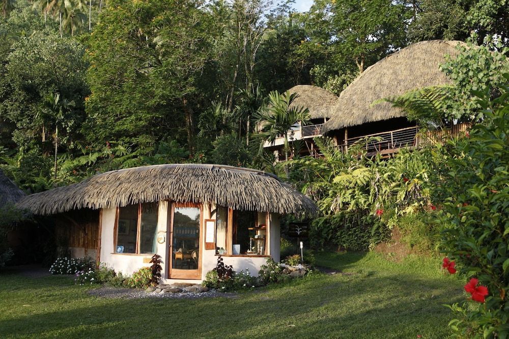 Paris - Teahupoo - Vanira Lodge - Teahupoo