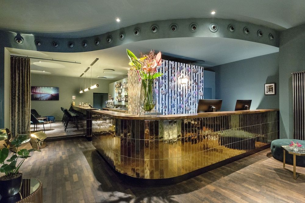 Manhattan Hotel 1