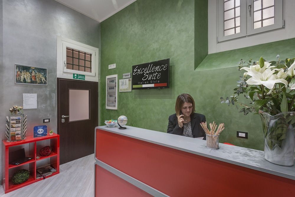 Excellence Suite 1
