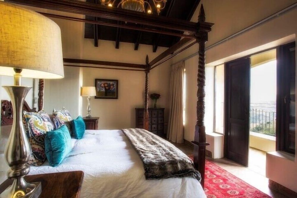Mount High Luxury Country Estate 2