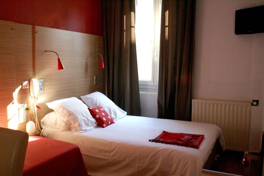 Hôtel Edmond Rostand 1