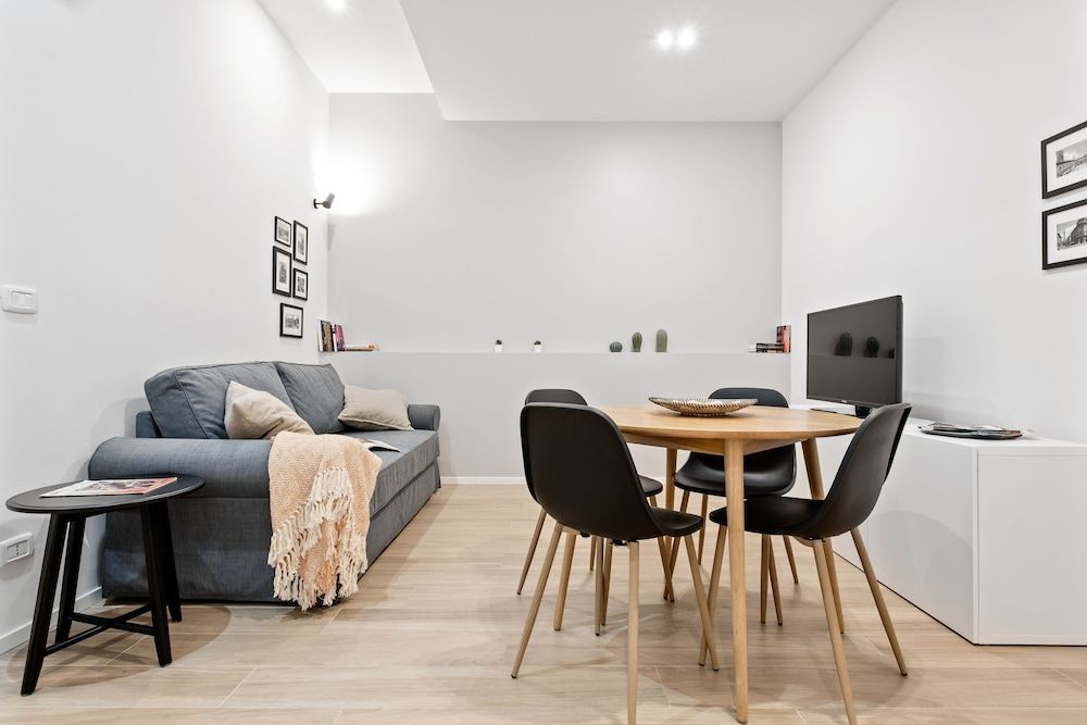 GuestHost - Piazza Maggiore White Apartment 1