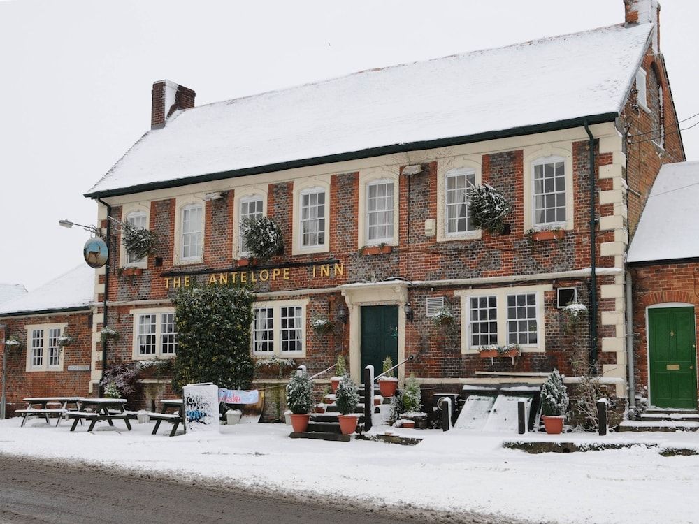 The Antelope at Upavon 1