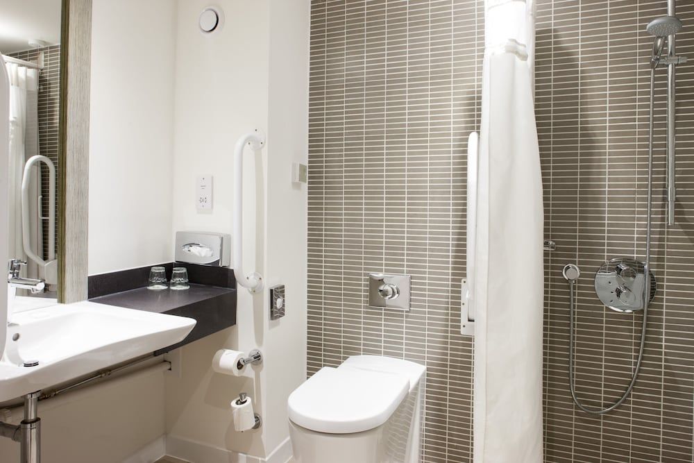 Holiday Inn LINCOLN by IHG 1