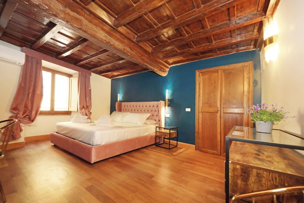 Golden Pantheon Rooms 1
