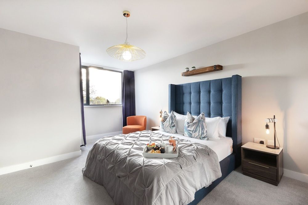 Elliot Oliver - Stunning 3 Bedroom Penthouse With Large Terrace And Parking 2