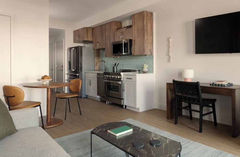 Mint House Tampa Downtown by Kasa 1