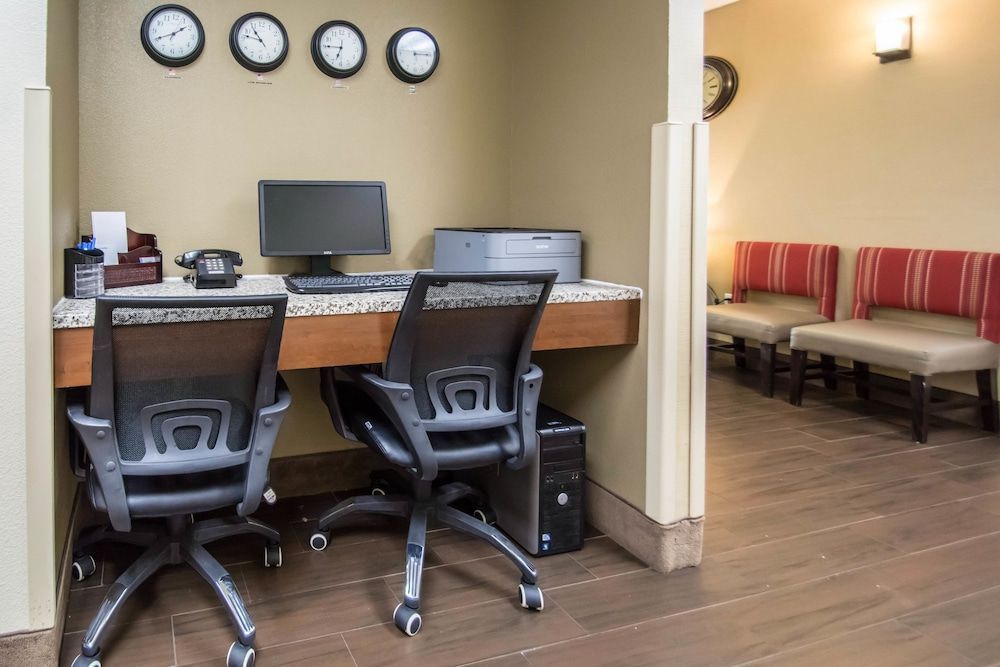 Comfort Inn & Suites DeLand - near University 2