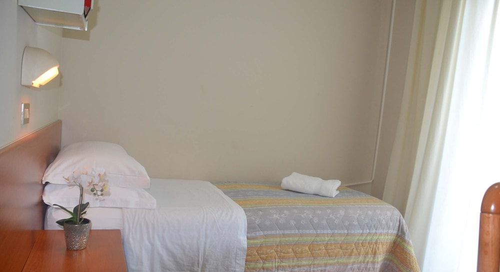 Hotel President 2