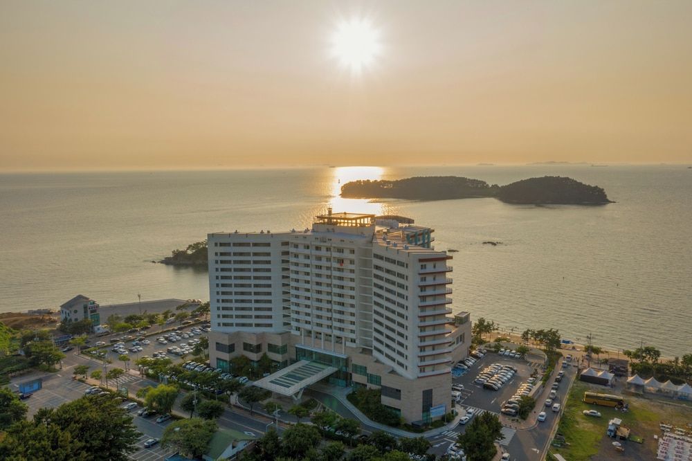 Beache Palace 1