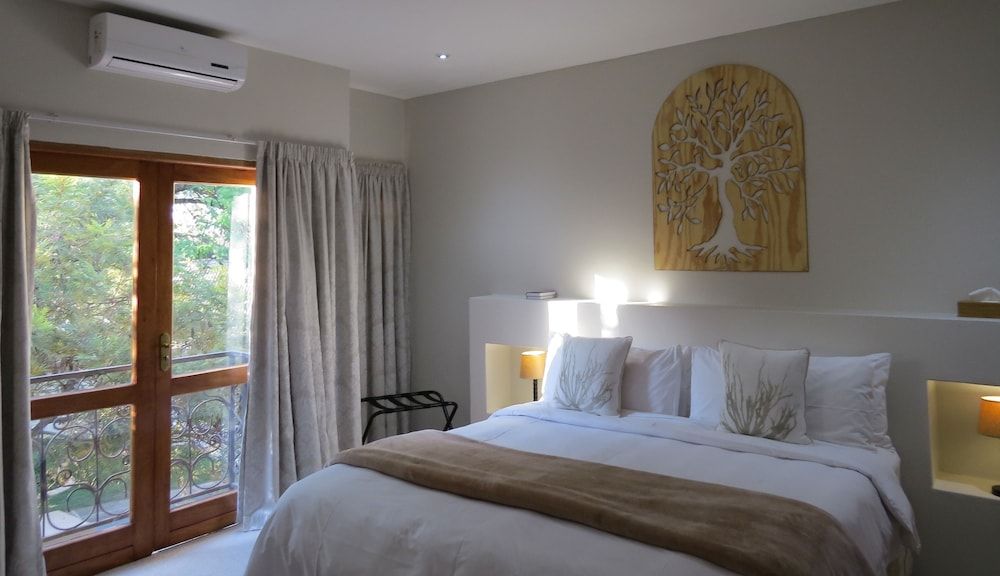 Dunton Guest House 2