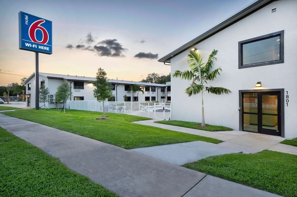 Motel 6 Fort Lauderdale, FL 1