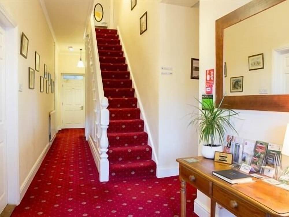 Llwyn Onn Guest House 2