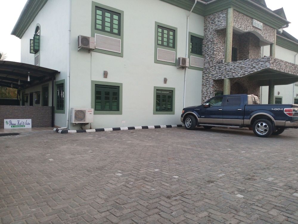 Dionzec Hotel & Suites 1