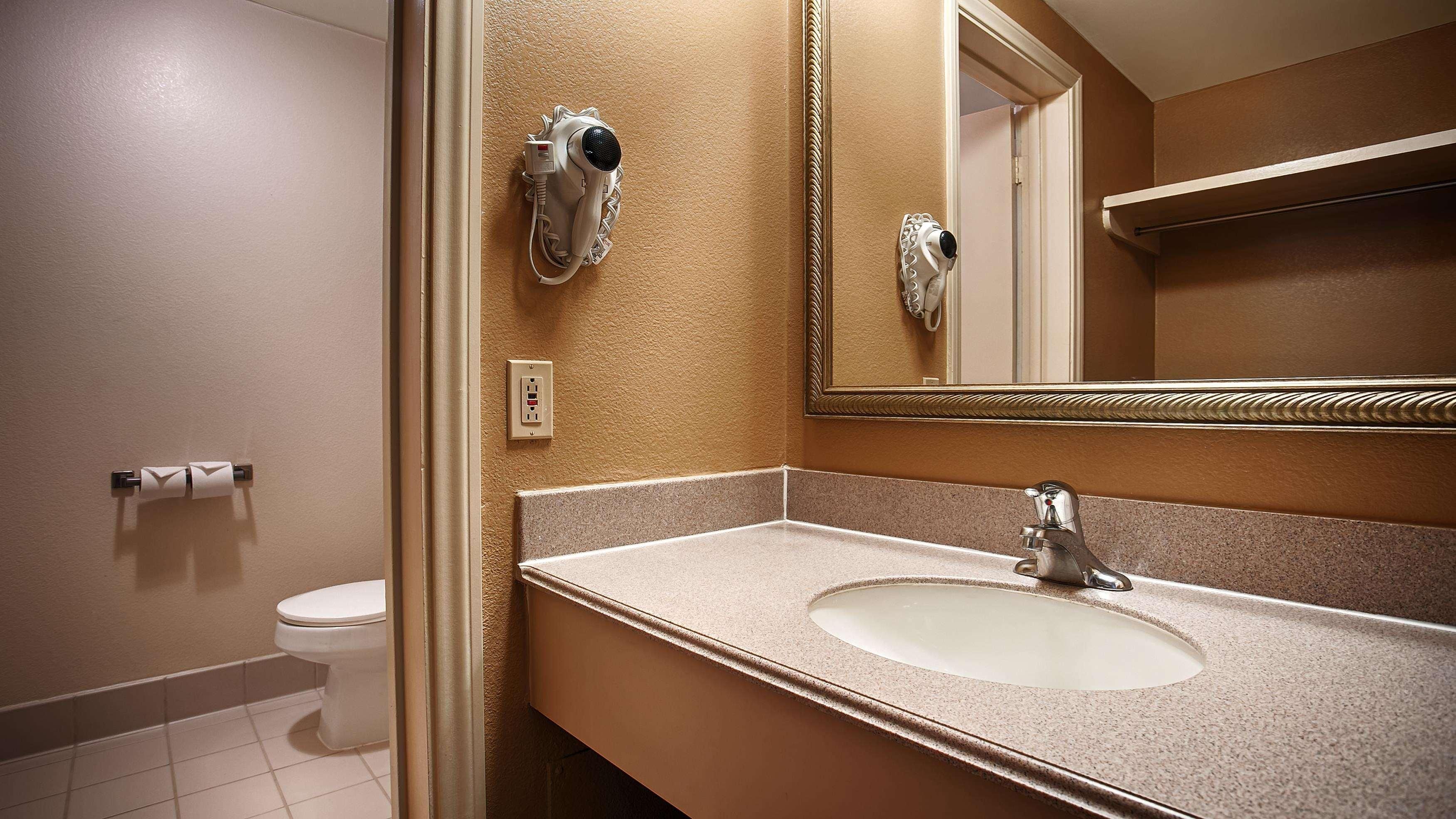 Best Western Valencia Inn 2