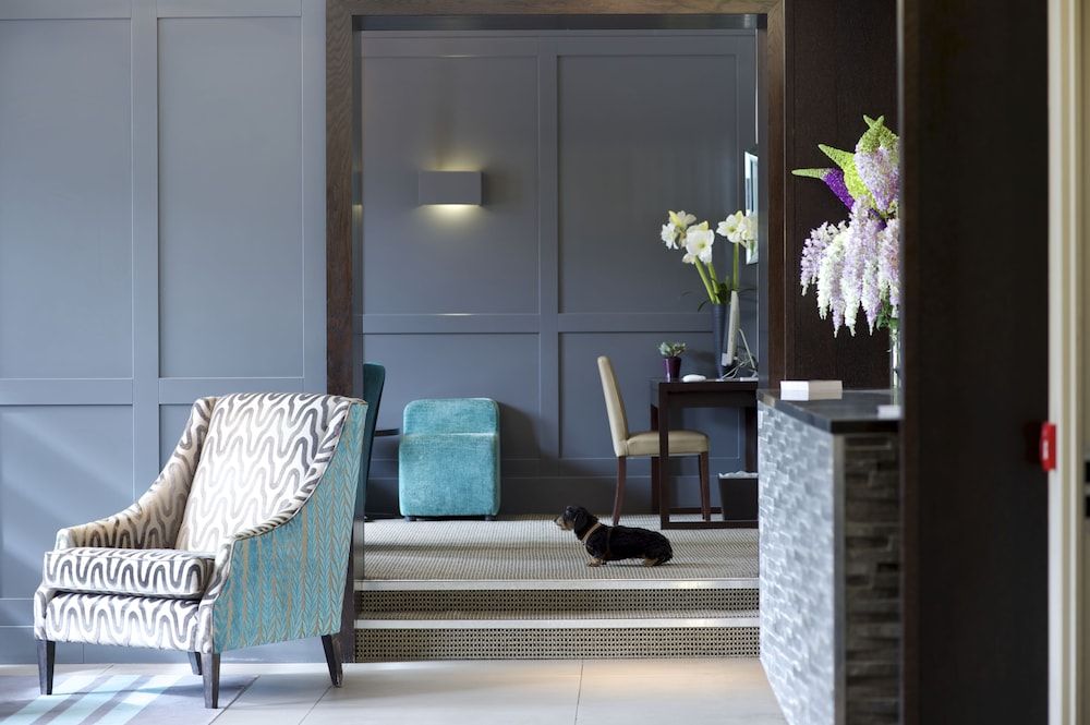 The Lodge Hotel - Putney 2