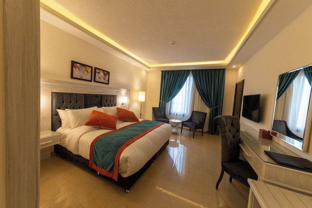Petra Canyon Hotel 2