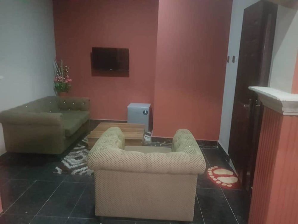 Momak 6 Hotel & Suites 2