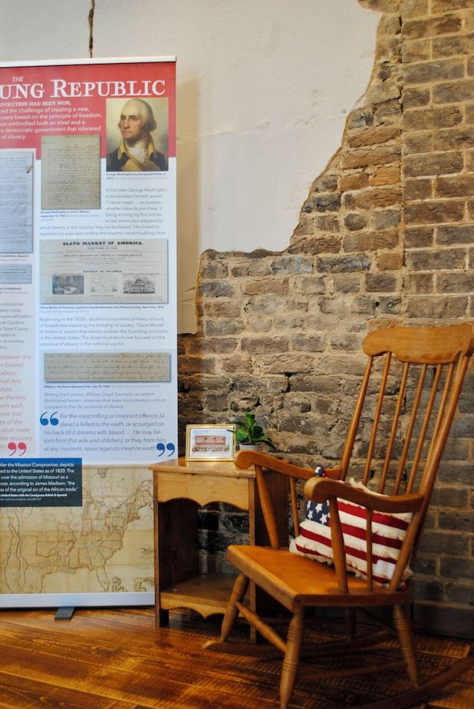 The Lodge at Old City Hall 1