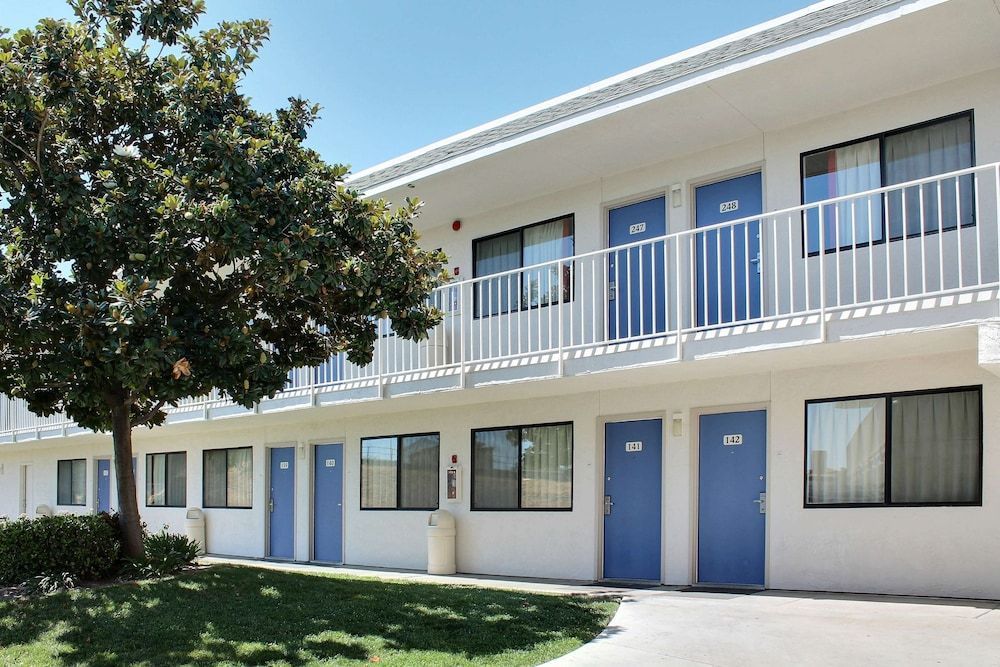 Motel 6-Atascadero, CA 1