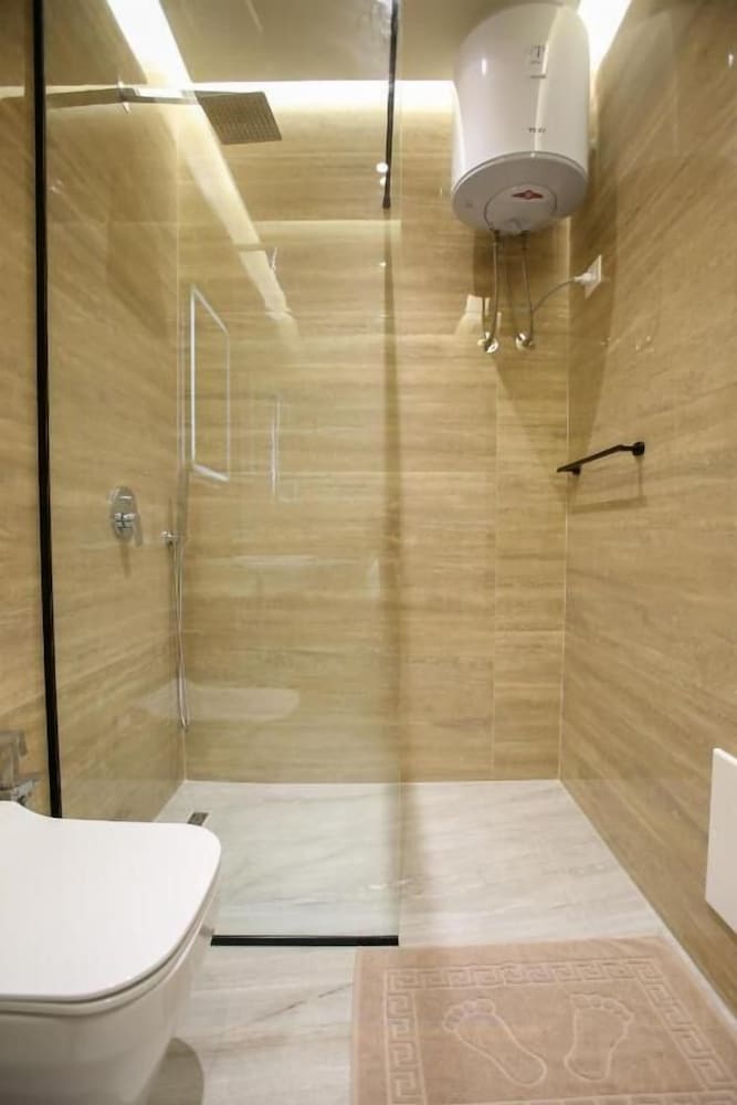 ReiVal Hotel 1