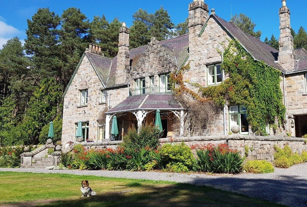 Cambus O' May Traditional Highland Hotel 1